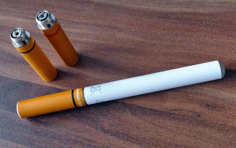 e-cigarette-PEILLE-min_electronic_cigarette_e_cigarette_nicotine_vapor_vaporizer_smoke_tobacco-663282